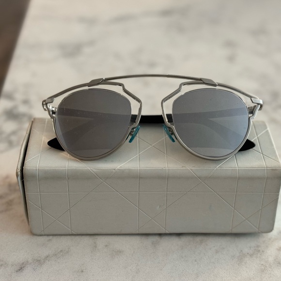 Christian Dior So Real Sunglasses in Perfect Condition - Picture 3 of 3